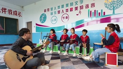 在東北鄉(xiāng)村，他們上演現(xiàn)實(shí)版&ldquo;放牛班的春天&rdquo;