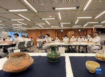 特寫：香港中學(xué)生走進(jìn)&ldquo;故宮學(xué)堂&rdquo; 感受中華文化藝術(shù)之美