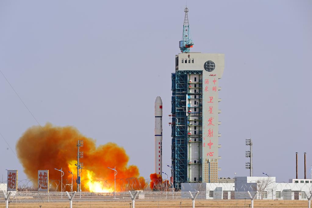 我國(guó)成功發(fā)射遙感三十七號(hào)等3顆衛(wèi)星