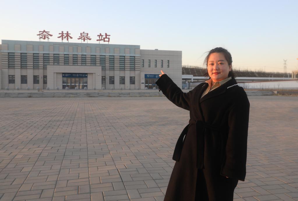 新華全媒+&middot;代表風(fēng)采錄丨王穎：做 &ldquo;有情懷，會妙招，富鄉(xiāng)親&rdquo;新時代返鄉(xiāng)新農(nóng)人