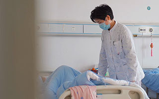 做人民的代表，為人民辦實事